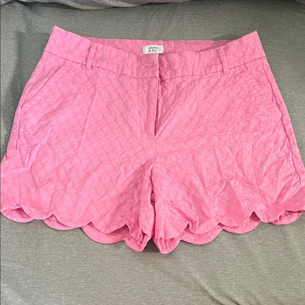 crown & ivy Pink Scalloped Quilted High Waist Shorts